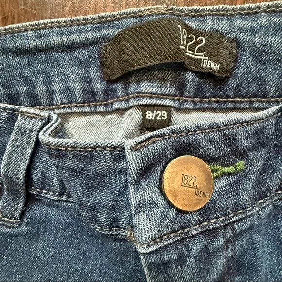 1822 Women's Distressed Skinny Blue Jeans size 8/29 - Picture 4 of 14